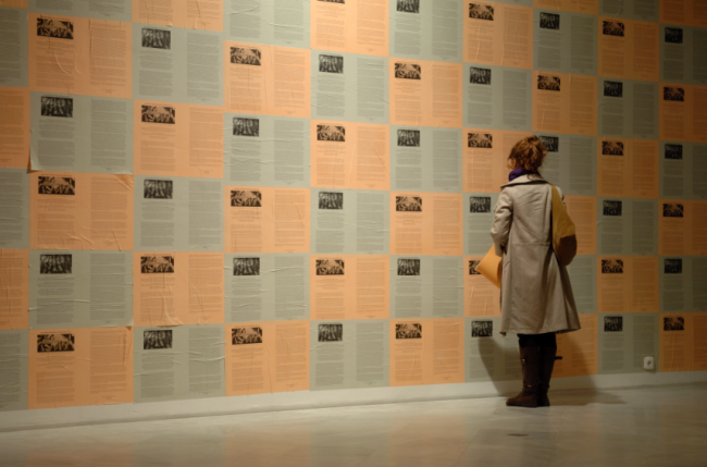 Vista de la instalación creada por RETORT para la segunda Bienal de Arte Contemporáneo de Sevilla (BIACS 2, 26 de octubre, 2006-15 de enero, 2007). Fotografía: Guillermo Mendo (CAAC)