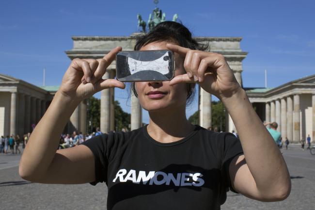 Hito Steyerl, <em>Abstract</em> [Resumen, 2012]. Imagen CC 4.0 Hito Steyerl. Cortesía de la artista y Andrew Kreps Gallery, New York y Esther Schipper, Berlín