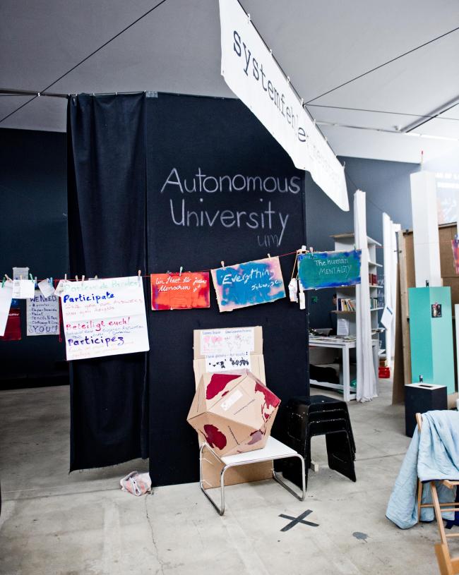 Indignadxs/Occupy, <em>Occupy Biennale</em> [Ocupar la bienal], 7ª Bienal de Arte Contemporáneo de Berlín, 27 de abril-1 de julio, 2012. Fotografía: Marcin Kakinski