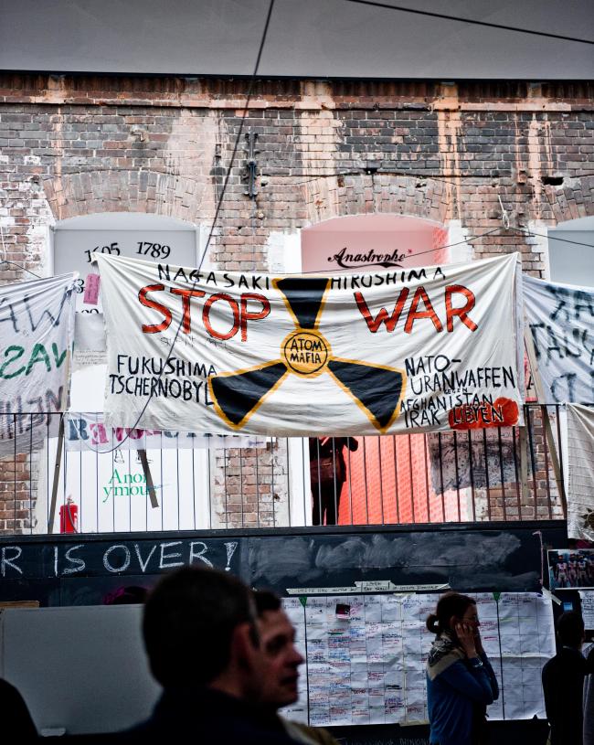 Indignadxs/Occupy, <em>Occupy Biennale</em> [Ocupar la bienal], 7ª Bienal de Arte Contemporáneo de Berlín, 27 de abril-1 de julio, 2012. Fotografía: Marcin Kakinski