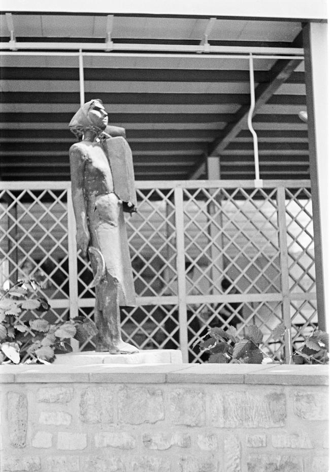 Vistas del Pabellón de España en la Exposición Internacional de las Artes y las Técnicas para la Vida Moderna