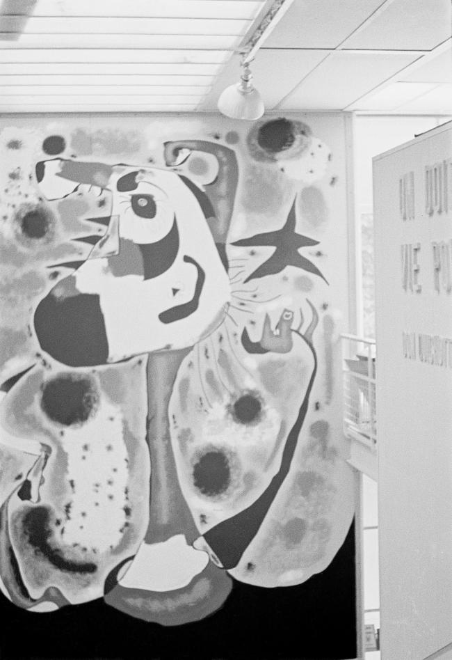 Vistas del Pabellón de España en la Exposición Internacional de las Artes y las Técnicas para la Vida Moderna