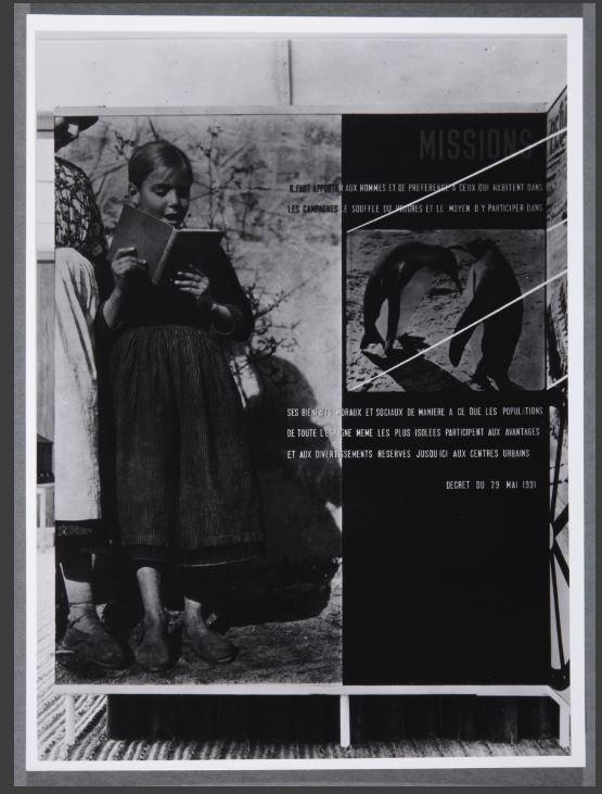 Exposition: panneau sur l'Institut national de prévoyance Photographe