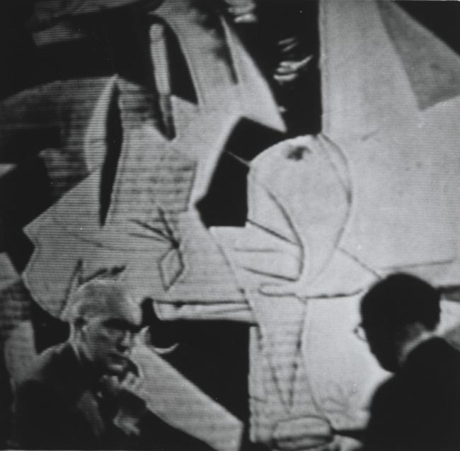 Fotograma de Camera Three con James McAndrew y Alfred H. Barr Jr.