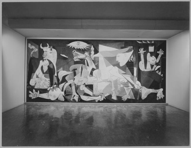 Vista de la instalación de la exposición «Picasso: 75th Anniversary»