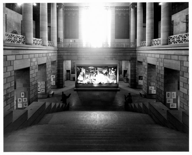 Instalación de Guernica en el Philadelphia Museum of Art
