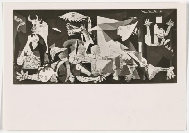 Tarjeta postal con imagen de Guernica