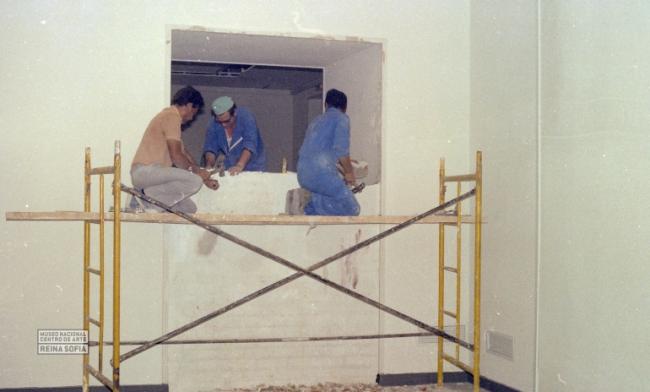 Guernica arrives in Madrid