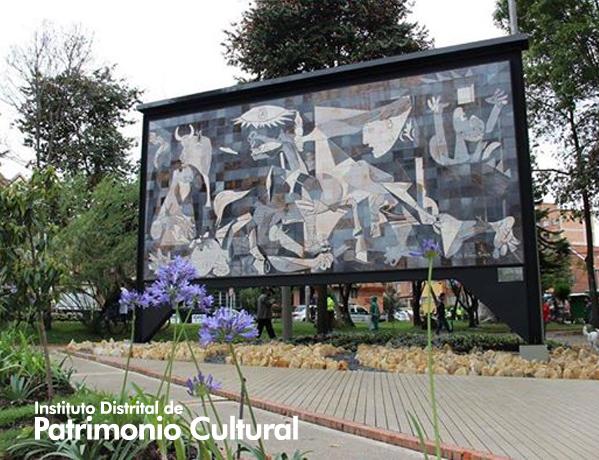Réplica de Guernica en mural en el Parque de la Memoria de Tesauquillo, Bogotá