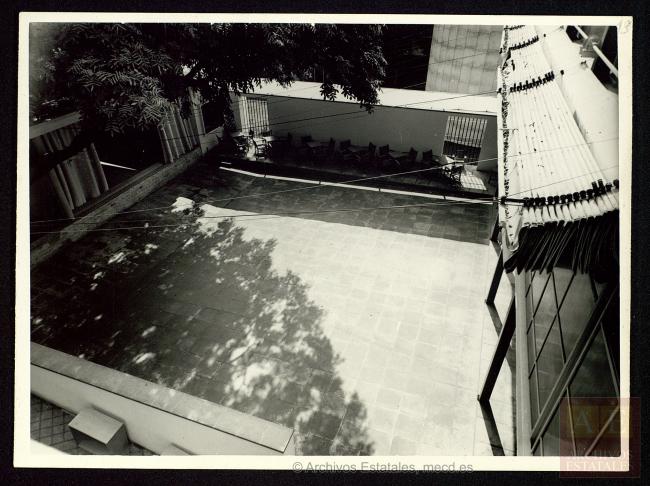 Vista del patio del Pabellón de España desde la primera planta