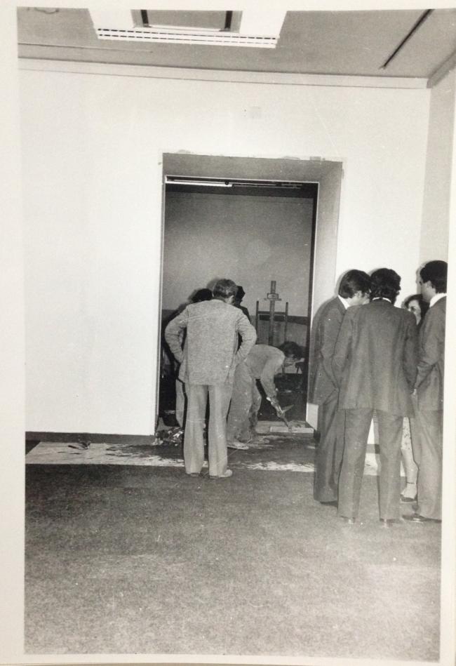 Montaje de Guernica en el Casón del Buen Retiro