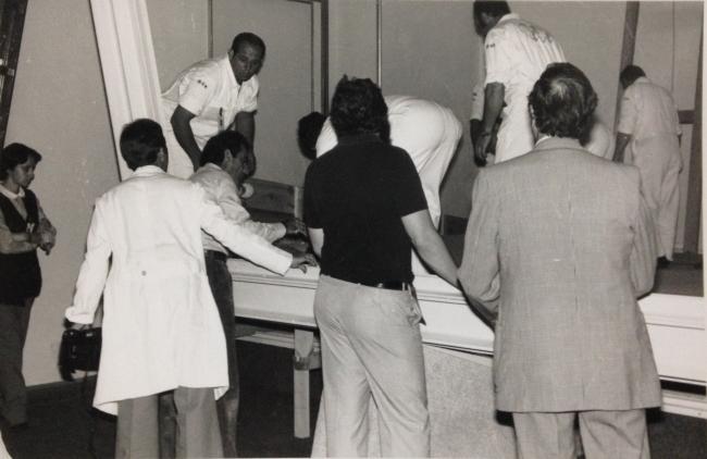 Montaje de Guernica en el Casón del Buen Retiro