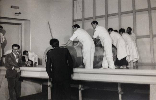 Montaje de Guernica en el Casón del Buen Retiro