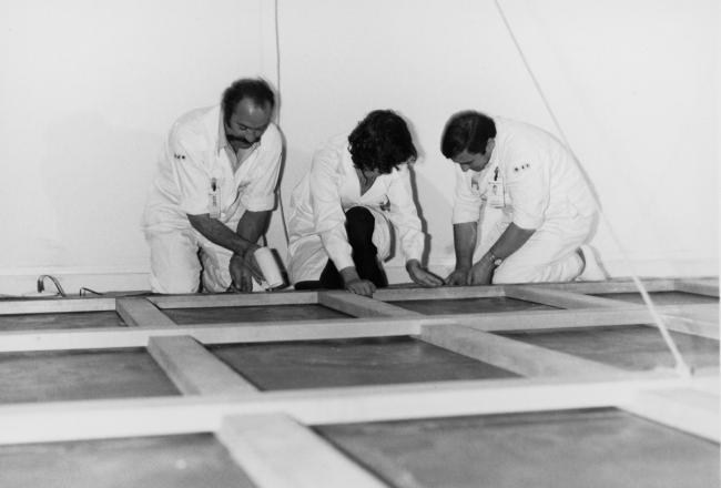 Vista general del clavado de Guernica en el Casón del Buen Retiro