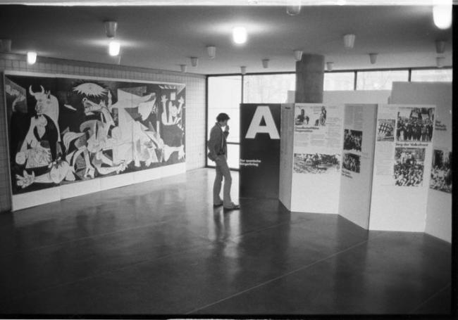 Vista de la exposición Kunst und Politik am Beispiel Guernica Picasso und der Spanische Bürgerkrieg