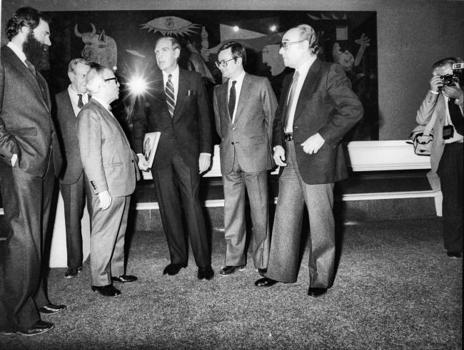 Fotografías de Guernica en el Casón del Buen Retiro