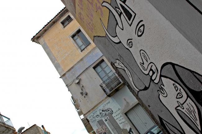 EN Detalle de mural en Orgosolo