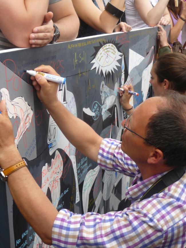 Replica of Guernica made by Fine Art students for 15 M demonstrations in Madrid