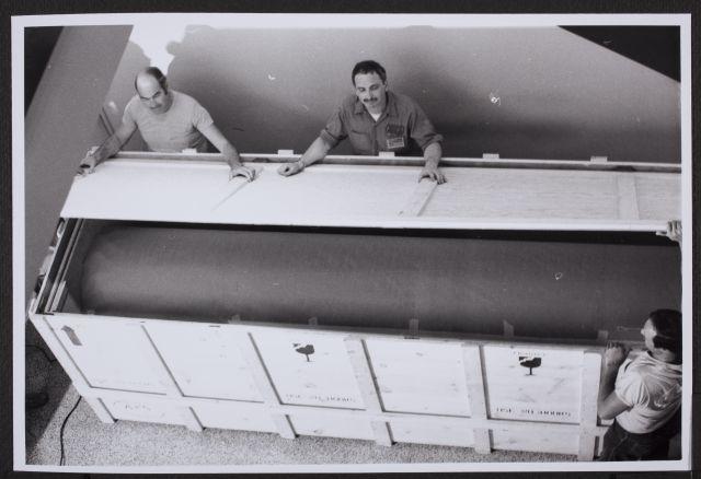 Fotografías del desmontaje de Guernica en el Museum of Modern Art de Nueva York para su posterior traslado a Madrid