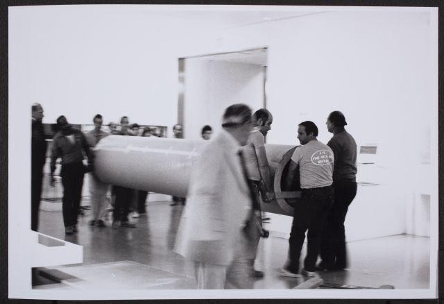 Fotografías del desmontaje de Guernica en el Museum of Modern Art de Nueva York para su posterior traslado a Madrid