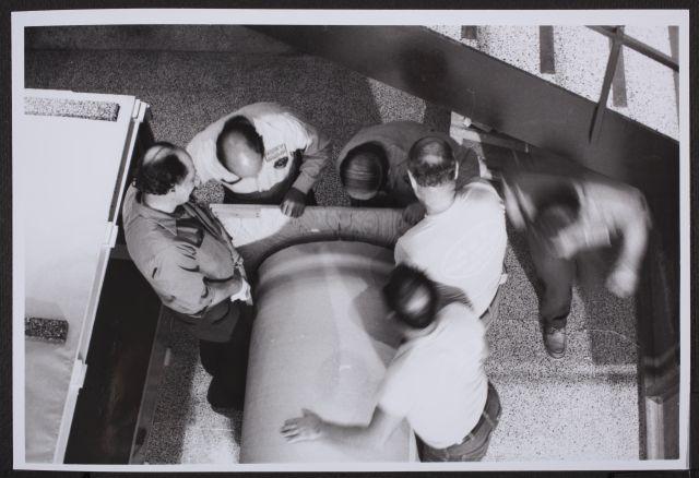 Fotografías del desmontaje de Guernica en el Museum of Modern Art de Nueva York para su posterior traslado a Madrid