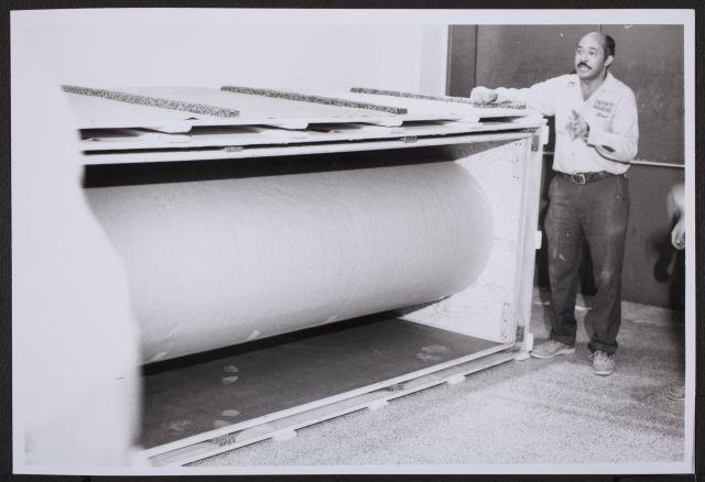 Fotografías del desmontaje de Guernica en el Museum of Modern Art de Nueva York para su posterior traslado a Madrid