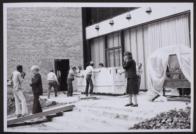 Fotografías del desmontaje de Guernica en el Museum of Modern Art de Nueva York para su posterior traslado a Madrid