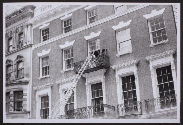 Fotografías del desmontaje de Guernica en el Museum of Modern Art de Nueva York para su posterior traslado a Madrid