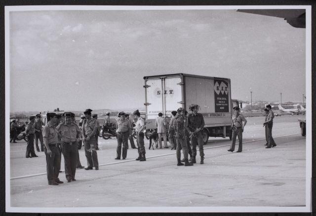 Fotografías del desmontaje de Guernica en el Museum of Modern Art de Nueva York para su posterior traslado a Madrid