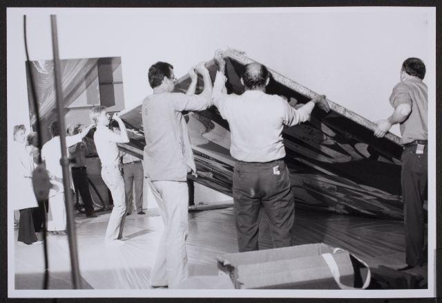 Fotografías del desmontaje de Guernica en el Museum of Modern Art de Nueva York para su posterior traslado a Madrid