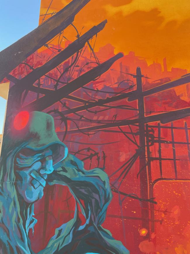 Graffiti con motivos de Guernica en Los Alcázares