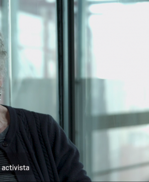 Lucy Lippard, durante su entrevista con Francis Frascina en el Museo Reina Sofía, 2018