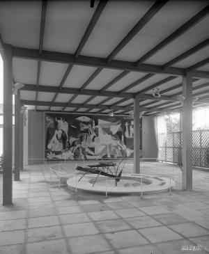 Guernica, de Pablo Picasso y Fuente de Mercurio, de Alexander Calder