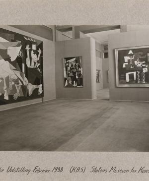 Vista de la exposición Henri Matisse, Picasso, G. Braque, Laurens  