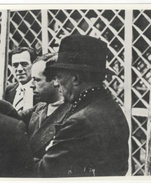 Pablo Picasso y Josep Lluís Sert visitando las obras del Pabellón de España