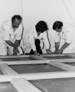 Vista general del clavado de Guernica en el Casón del Buen Retiro