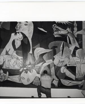 Desanclaje de Guernica de la pared del Museum of Modern Art de Nueva York