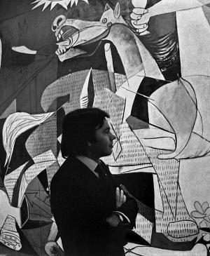 Felipe González ante Guernica