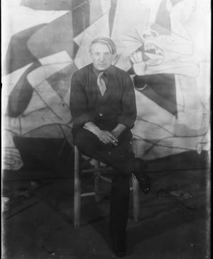 Pablo Picasso delante de Guernica