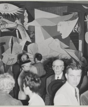 Visitors to the exhibition Picasso at the Musée des Arts Décoratifs